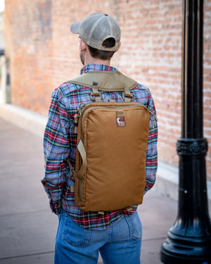 coyote harness on elk brown Attache